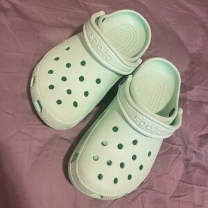 Women’s size 6 Mint green crocs